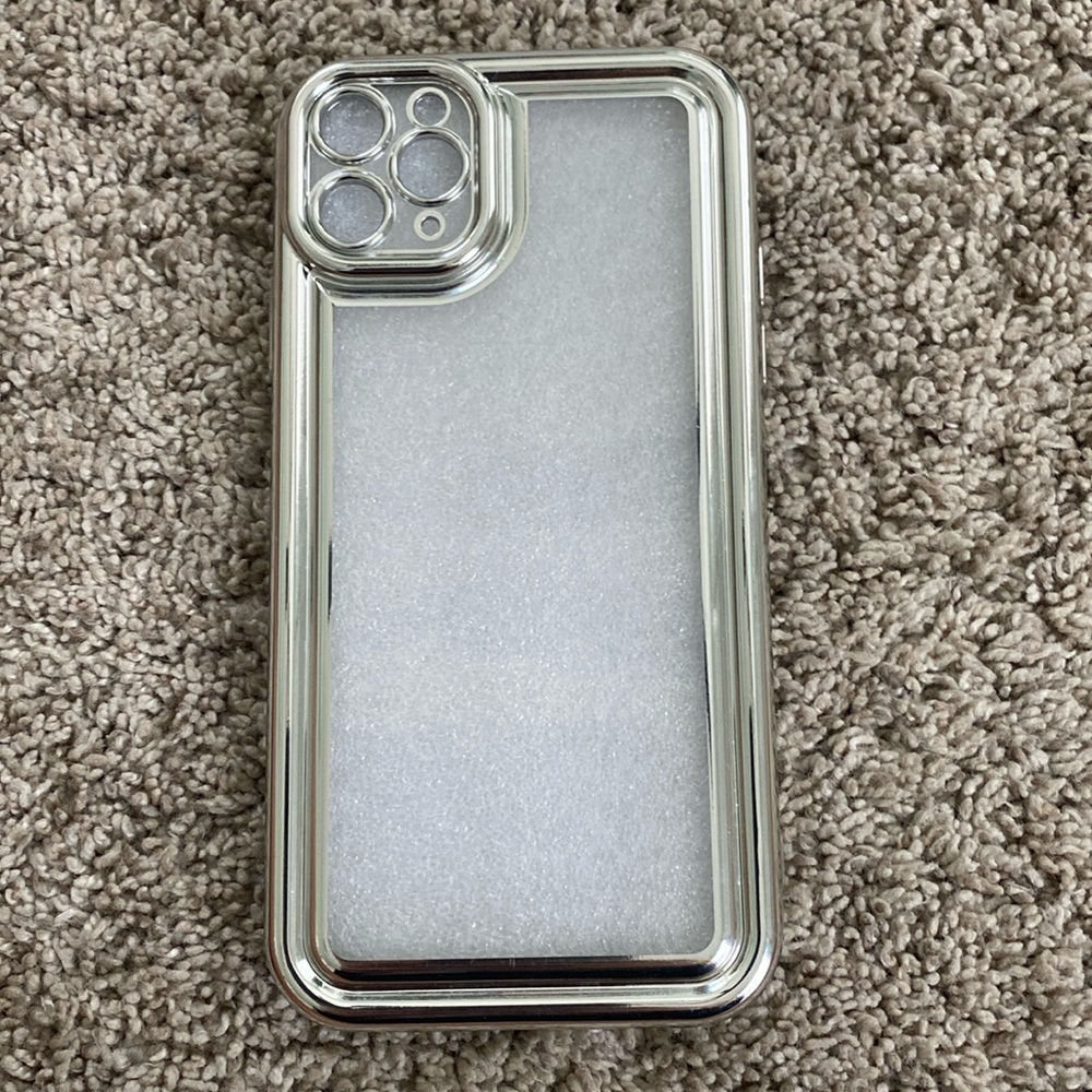 Metallic silver clear phone case iPhone 11 Pro Max